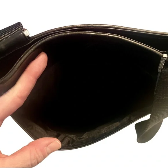 ✨ Rare Find! Brighton Red Calf Hair & Leather Messenger ✨ - Picture 4 of 7